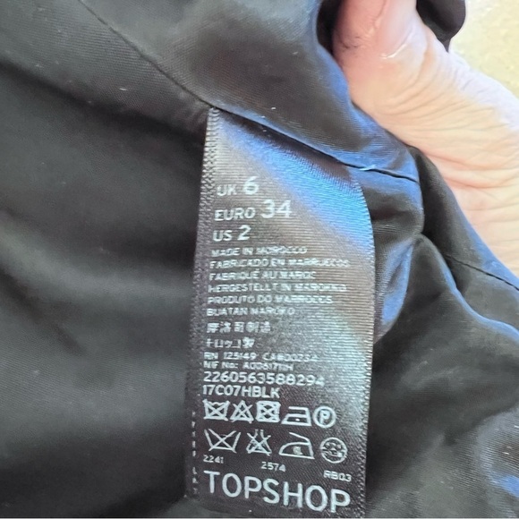 Topshop black crepe crop open blazer - Picture 8 of 8